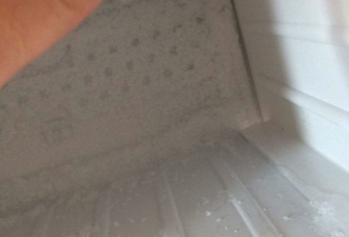 электролюкс мехоническое повреждение испарителя