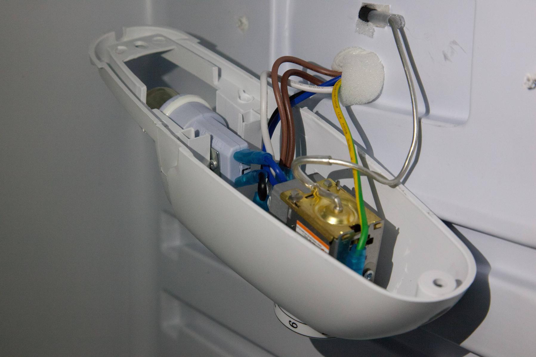 Замена терморегулятора холодильника Indesit на дому – СЦ Мариуполь-Ремонт