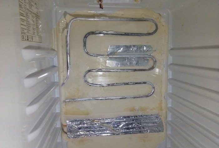 Установка испарителя в холодильной камере